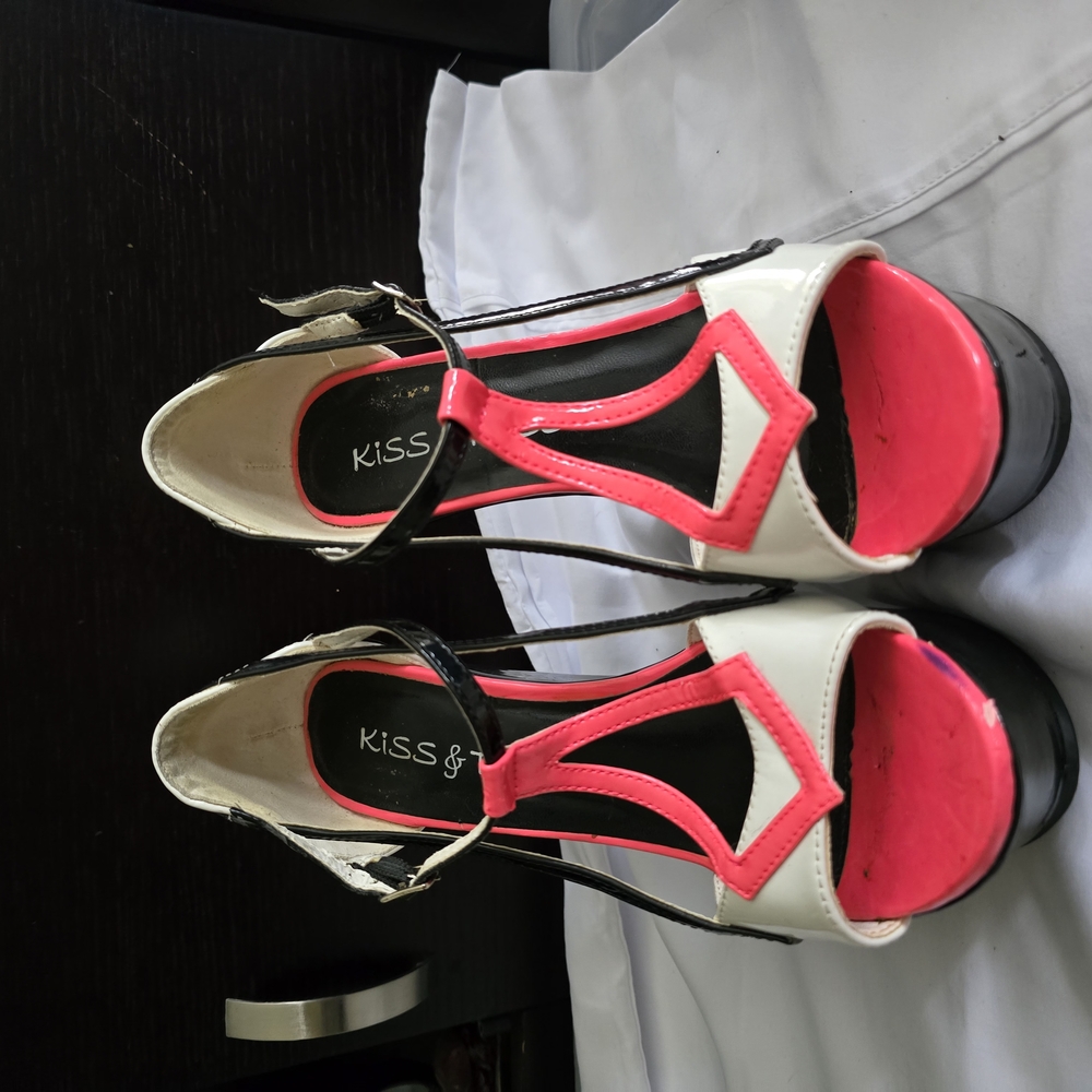 Kiss Pink and White Women's Sandals